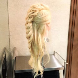 フェスやイベントで大活躍ヘアアレンジ!編み込みで作るロックヘア