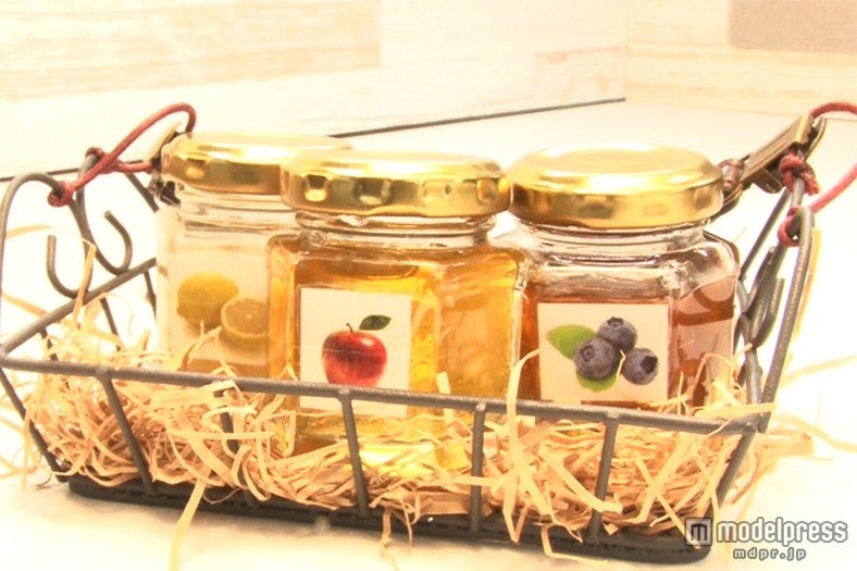 ハチミツを用意します。