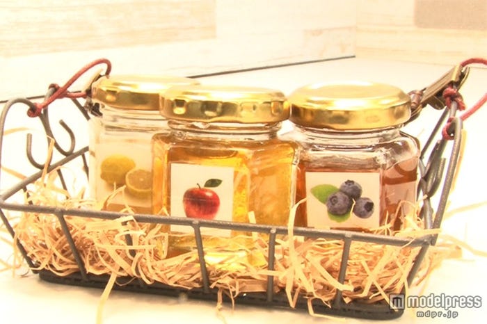 ハチミツを用意します。