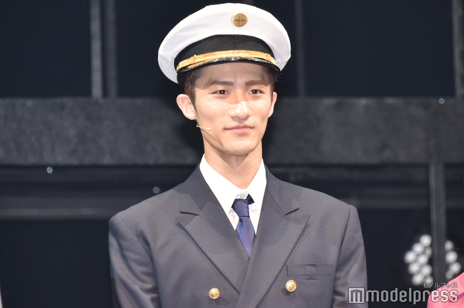 座長っぷりを絶賛される岩本照／9日の囲み取材より（C）モデルプレス