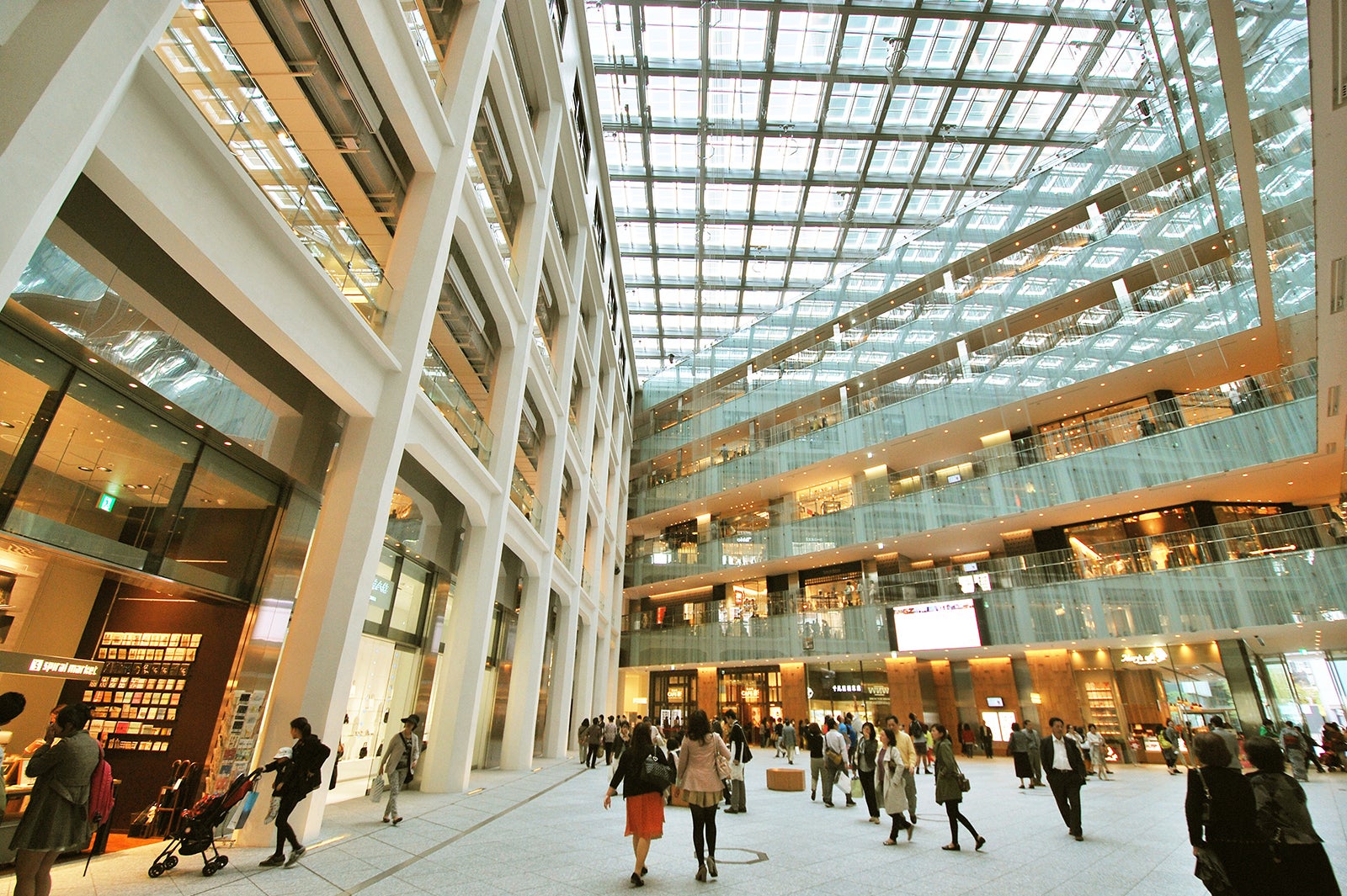 KITTE アトリウム（提供写真）