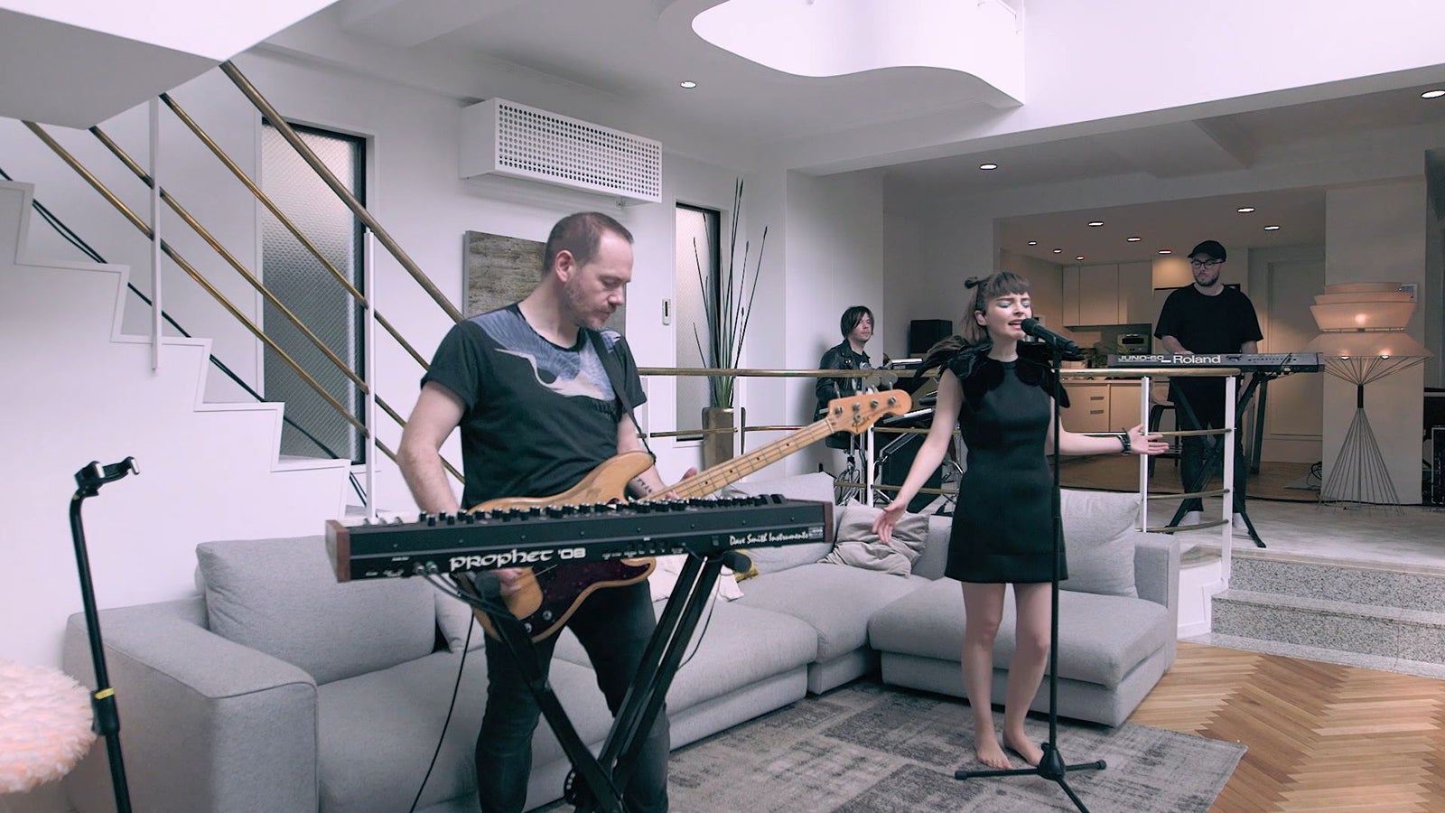 「TERRACE HOUSE TOKYO 2019-2020」CHVRCHESスペシャルオープニング映像（C）フジテレビ／イースト・エンタテインメント