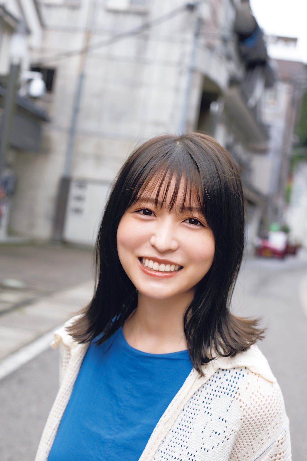 長濱ねるの笑顔が眩しい 4年半ぶり「週マガ」ソロ表紙に登場