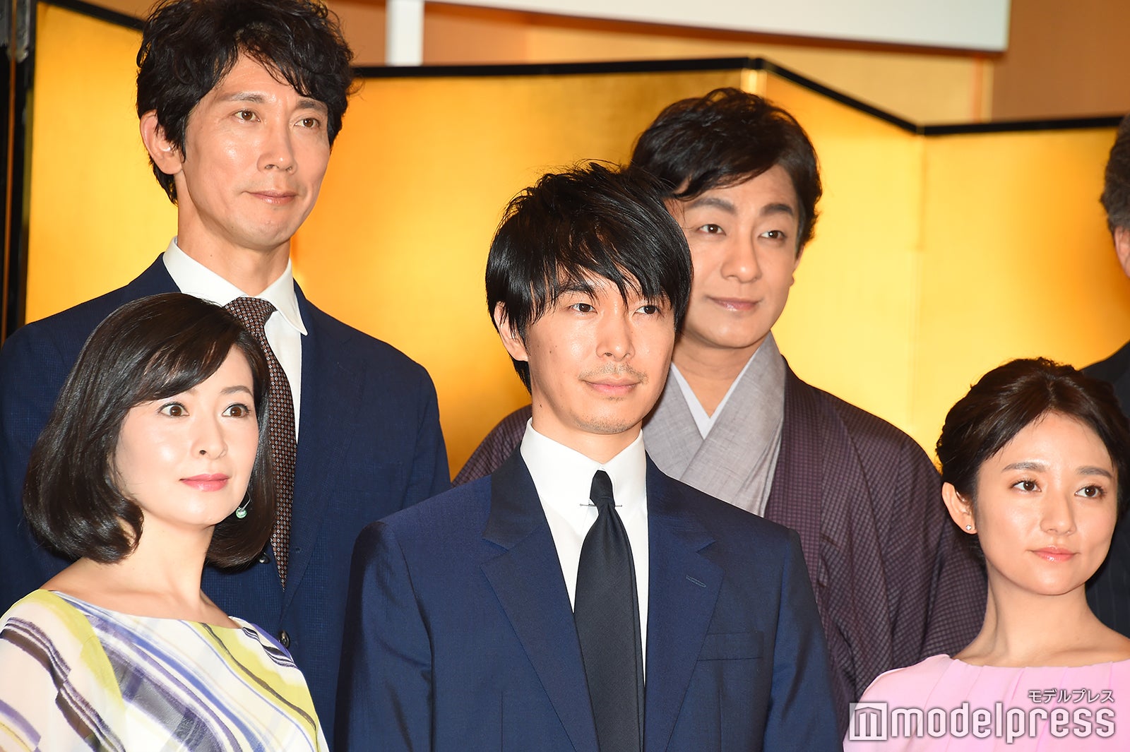（後列）佐々木蔵之介、片岡愛之助（前列）檀れい、長谷川博己、木村文乃 （C）モデルプレス