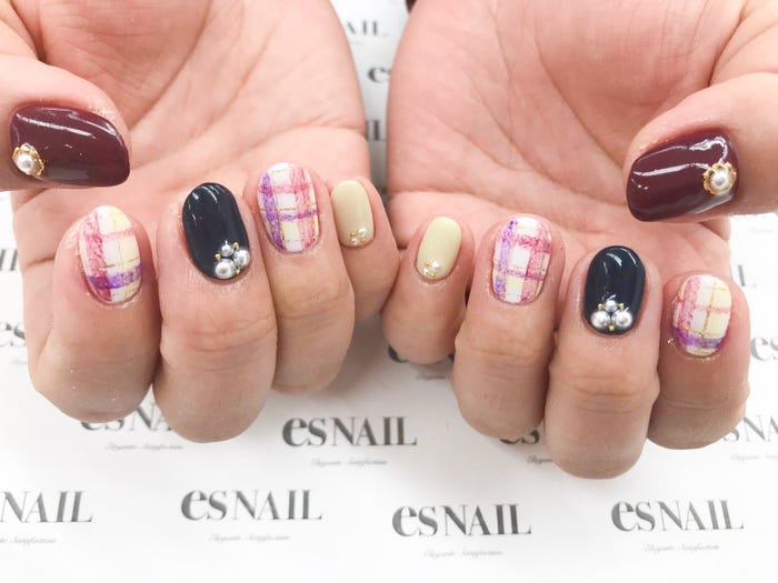 冬にピッタリブランケットネイル/画像提供:esNAIL