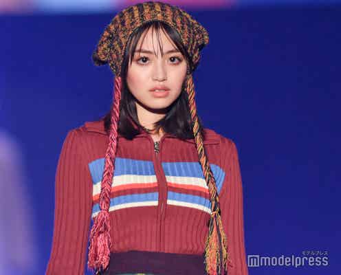 香音、チェックスカートから美脚ちらり ニットキャップでキャッチーに<TGC しずおか>