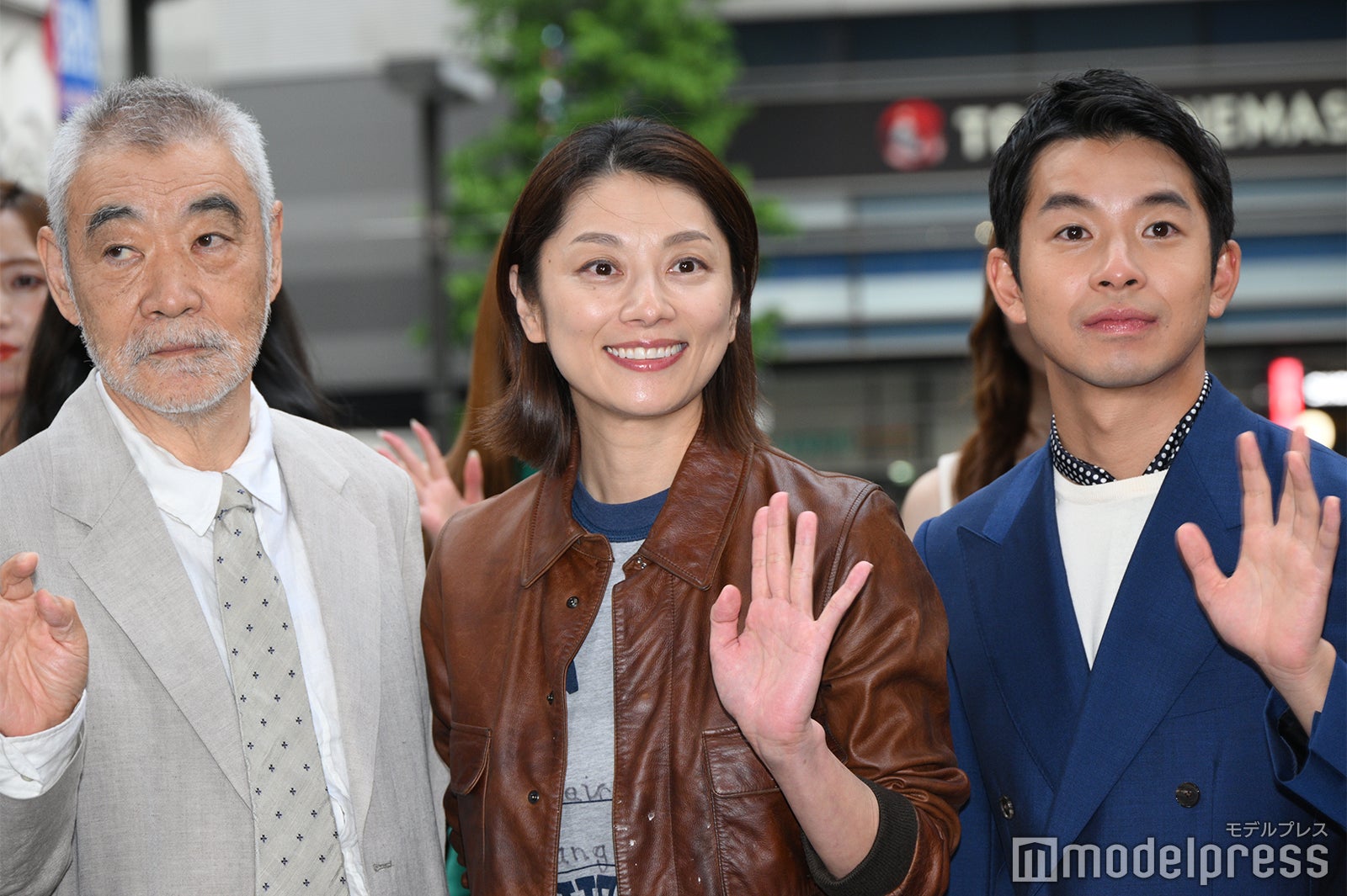 柄本明、小池栄子、仲野太賀（C）モデルプレス