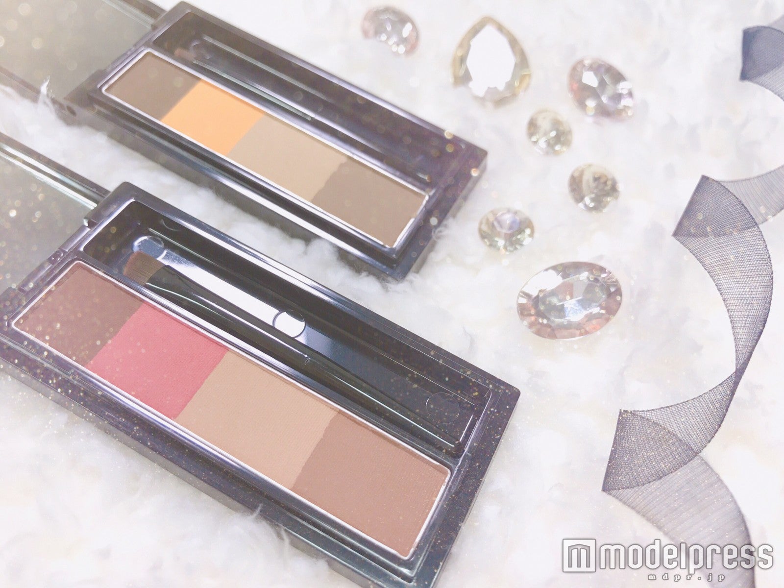 【ヴィセ】「カラーリングアイブロウ」画像奥から“BR-1 イエローブラウン”、“BR-2 カシスブラウン”（C）モデルプレス