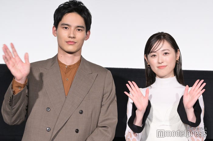 水上恒司、福原遥(C)モデルプレス