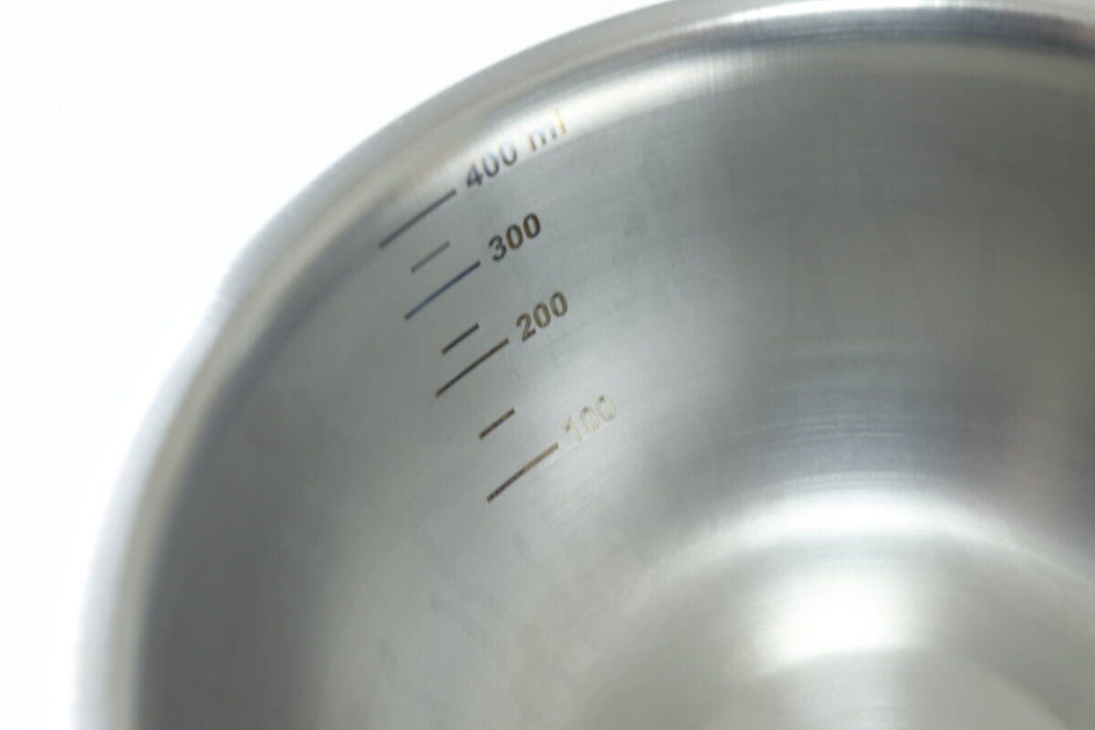 ステンレスボウル内側の「400ml」までの目盛り