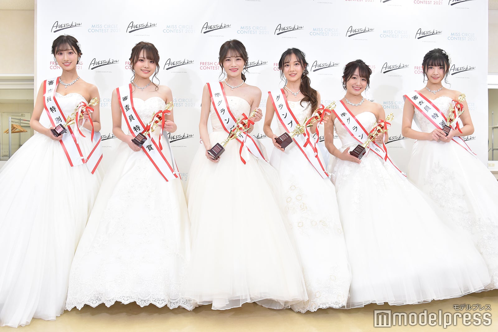 田辺真南葉さん、古川桜子さん、古本かほりさん、友恵温香さん、鈴木みゆうさん、山中ありささん（C）モデルプレス