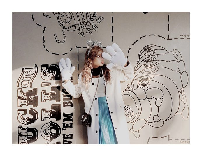 キュートなディズニーコーデ/ローラInstagramより
