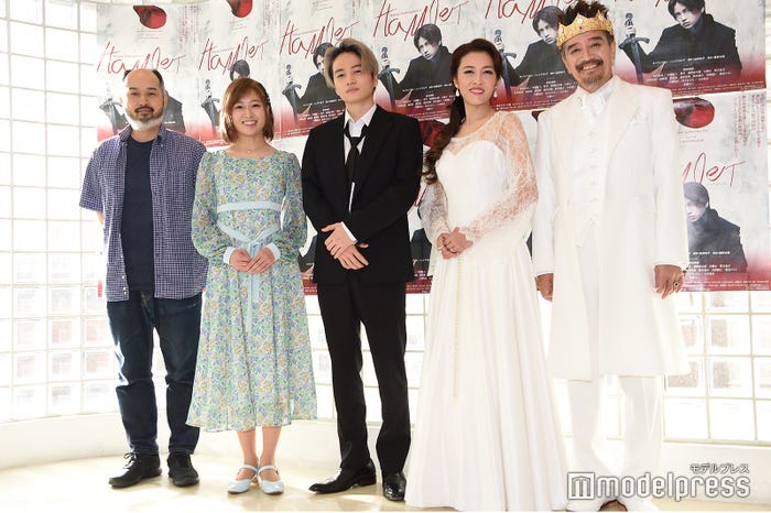 (左から)森新太郎氏、南沢奈央、菊池風磨、安蘭けい、大谷亮介(C)モデルプレス