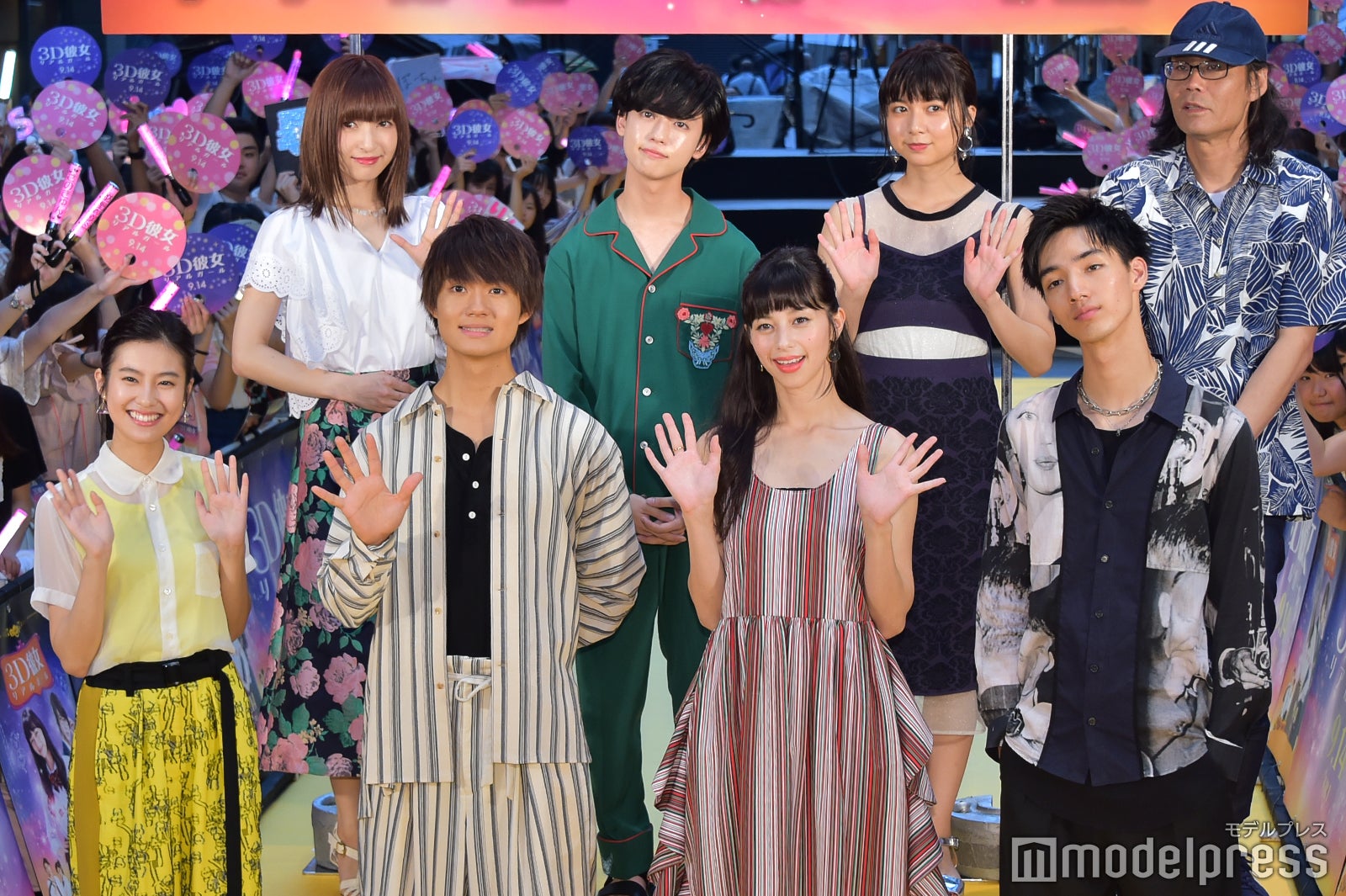 （前列左から）恒松祐里、佐野勇斗、中条あやみ、清水尋也（後列左から）神田沙也加、ゆうたろう、上白石萌歌、英勉監督（C）モデルプレス