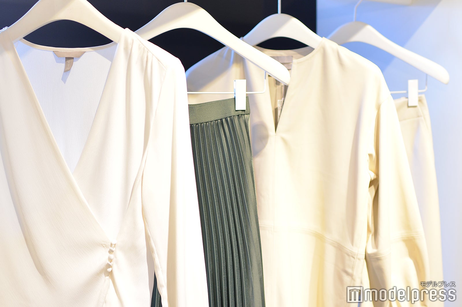 サスティナブルの影響でナチュラルカラーがトレンドに／「H＆M」ショールームより（C）モデルプレス