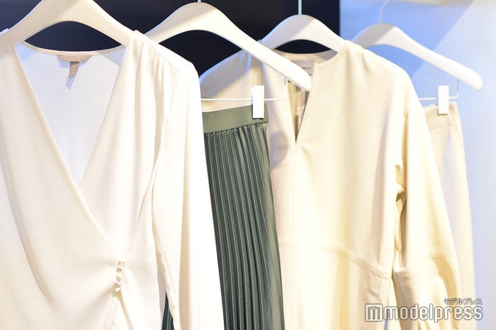 サスティナブルの影響でナチュラルカラーがトレンドに/「H&M」ショールームより(C)モデルプレス
