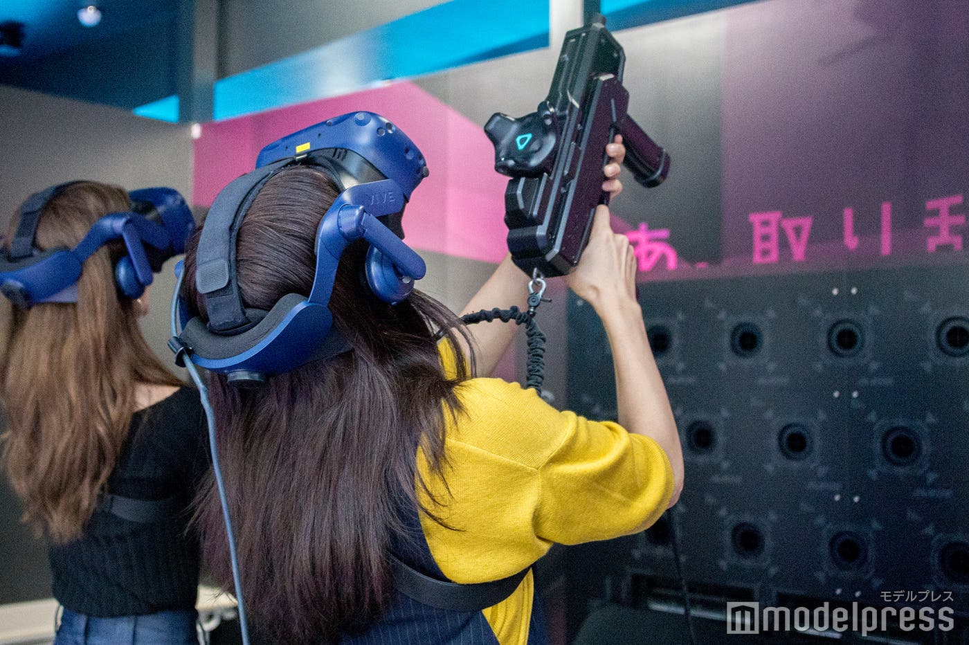 上にも「ギャラガ」が(C)モデルプレス