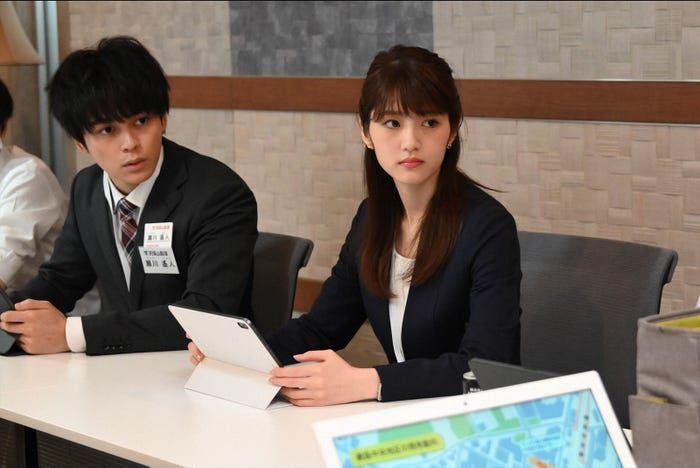 眞栄田郷敦、若月佑美(C)TBS