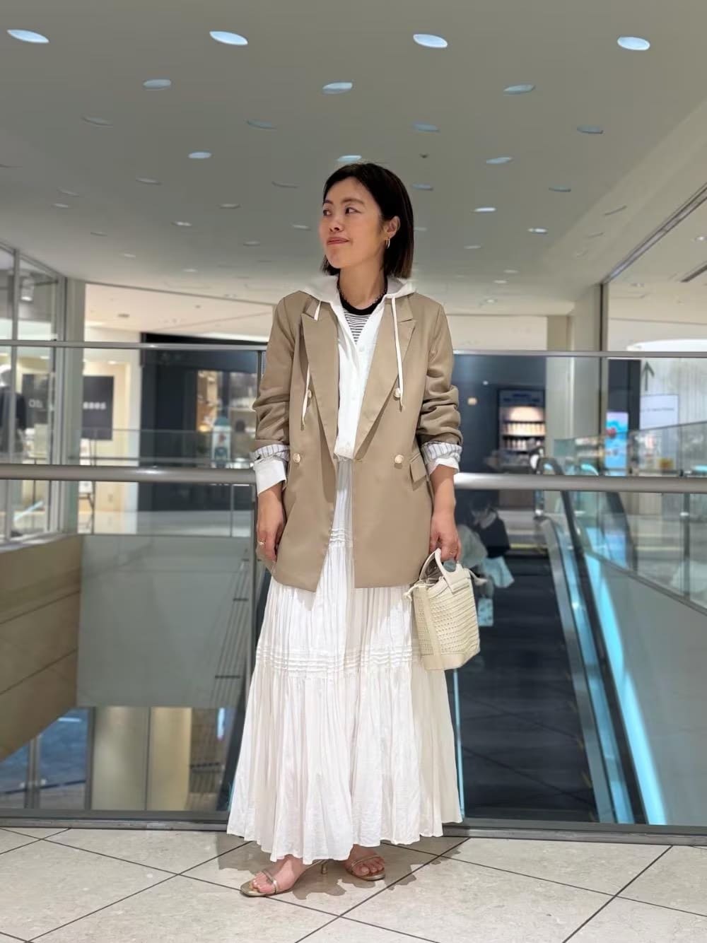 動くたびにきれいに揺れるデザインで春らしい仕上がりに　出典：WEAR