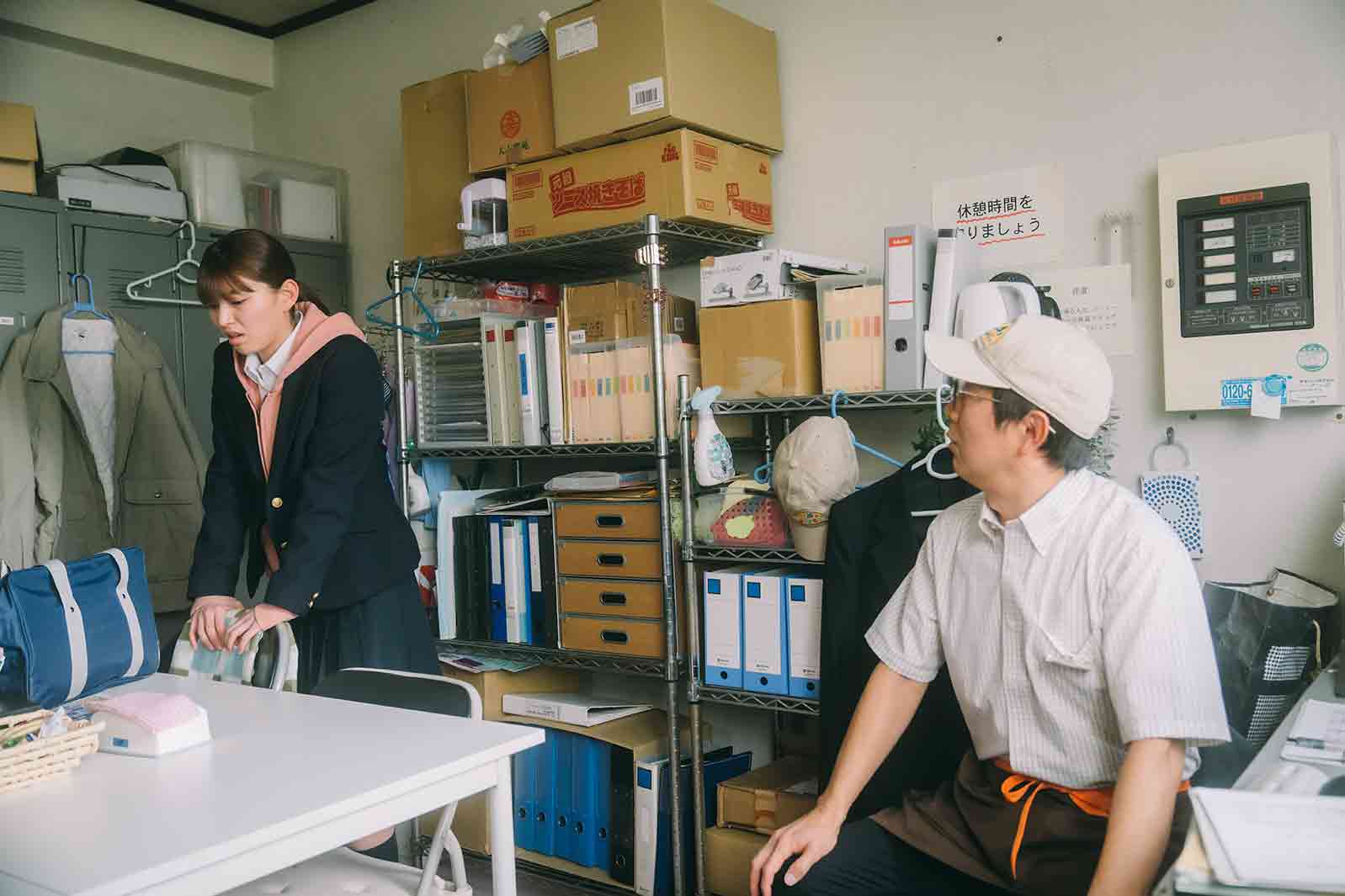 原愛音、アキラ100%「霧尾ファンクラブ」第8話（C）地球のお魚ぽんちゃん・実業之日本社／中京テレビ