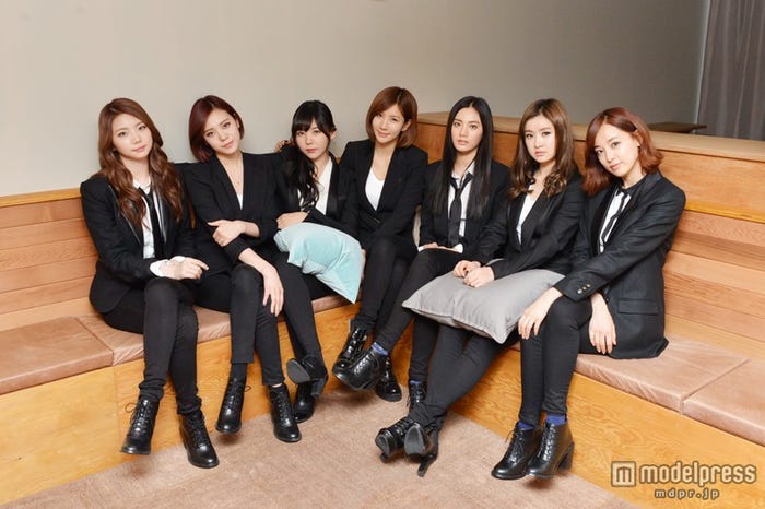 AFTERSCHOOL(左から:カウン、リジ、レイナ、ジョンア、ナナ、イヨン、ジュヨン)