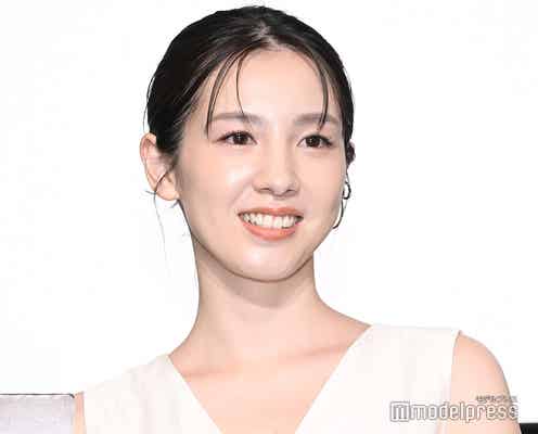 桜庭ななみ、艶肌際立つ肩出しドレス姿 撮影2か月前から練習したこととは?