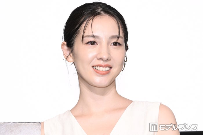 桜庭ななみ、“10年ぶり”ばっさりカットで印象ガラリ「さっぱりした」「似合ってる」と反響