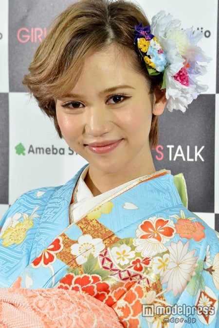 Jリーガーとの熱愛を語った水沢アリー