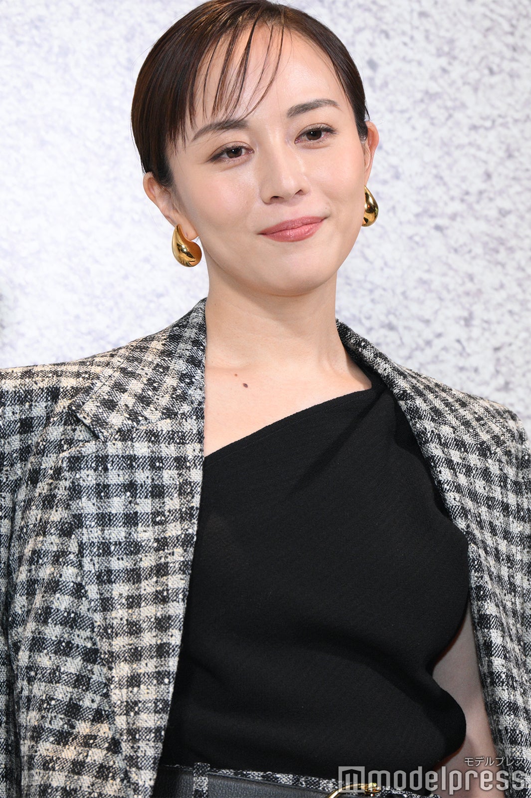 比嘉愛未（C）モデルプレス