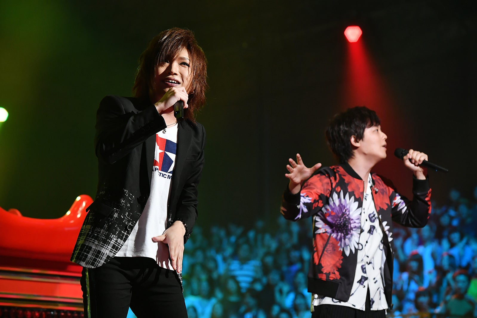 鬼龍院翔、三浦祐太朗『UTAGE！』秋のメドレー祭りより（C）TBS