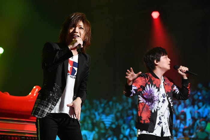 鬼龍院翔、三浦祐太朗『UTAGE!』秋のメドレー祭りより(C)TBS