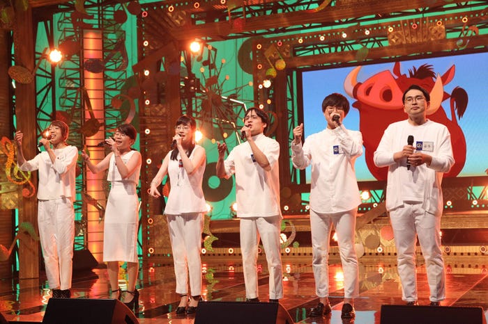 ディズニーソングを歌う出場者たち (C)フジテレビ