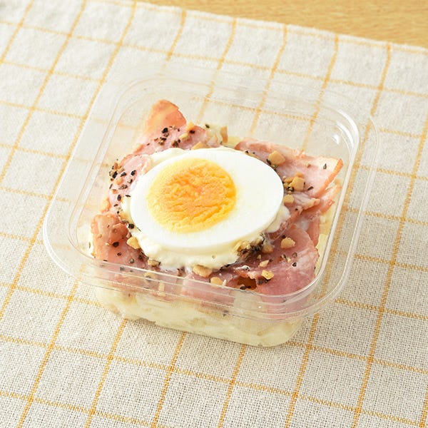 月見ガーリックベーコンポテサラ(R)(税込320円)(提供写真)