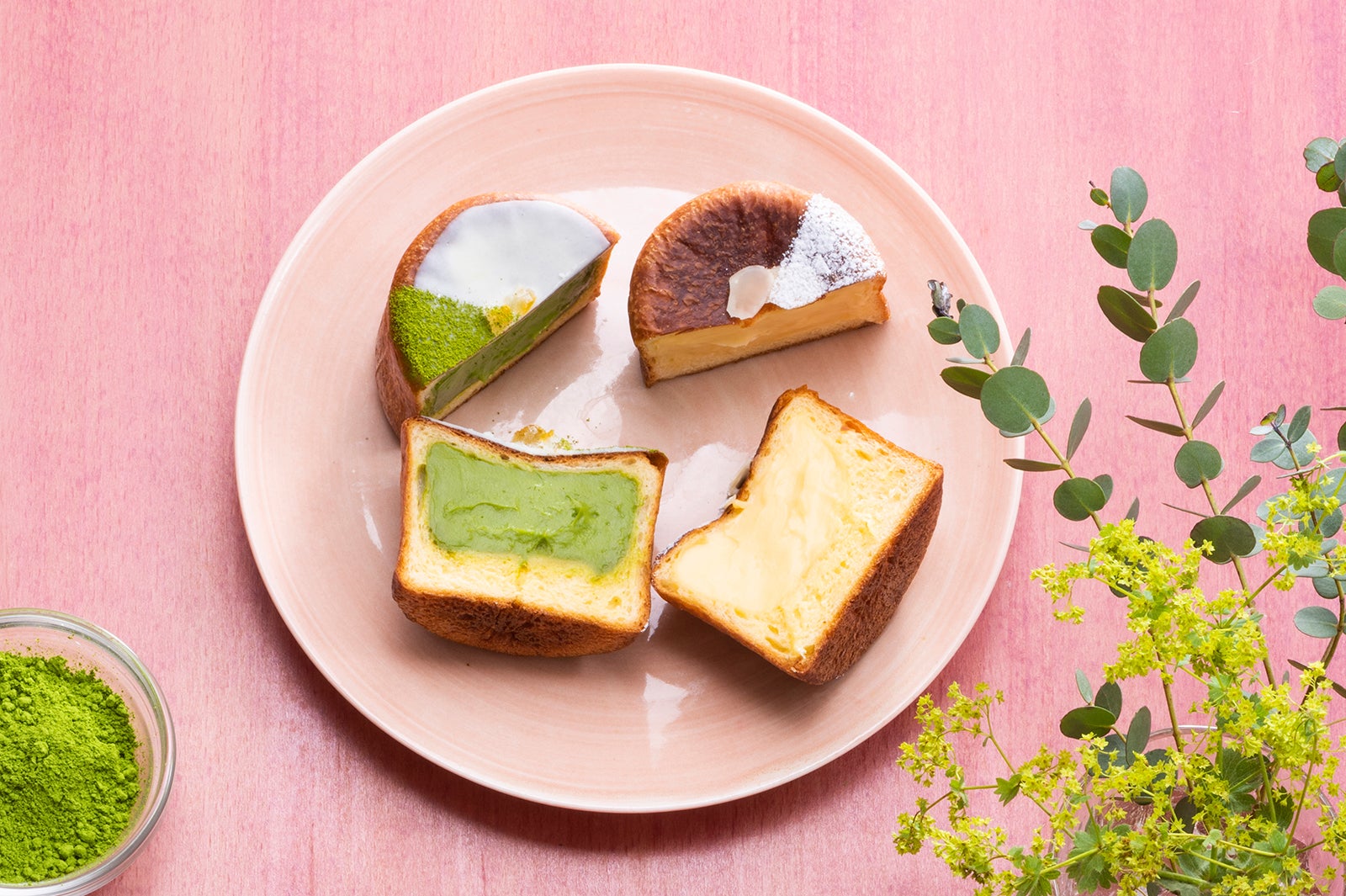 クリームパン抹茶（280円）／画像提供：品道