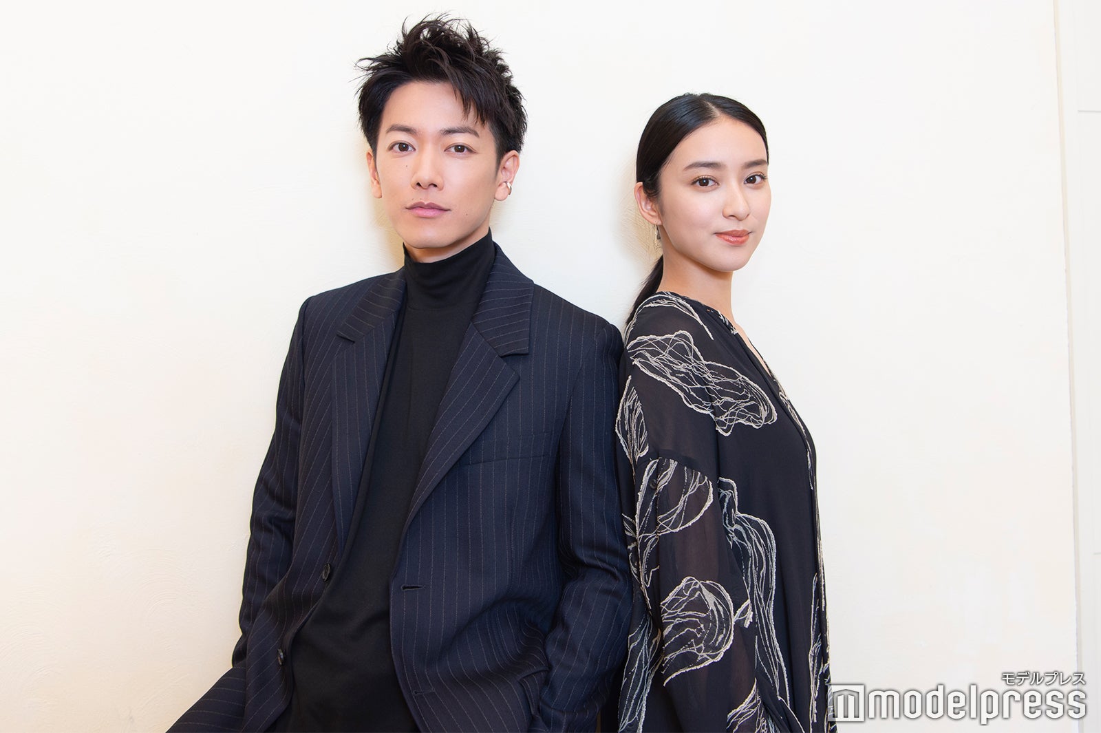 佐藤健、武井咲 （C）モデルプレス