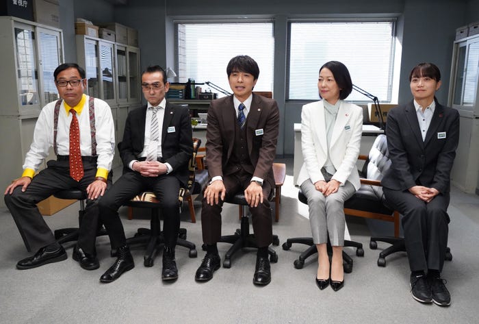 田口浩正、吹越満、井ノ原快彦、羽田美智子、深川麻衣(C)テレビ朝日