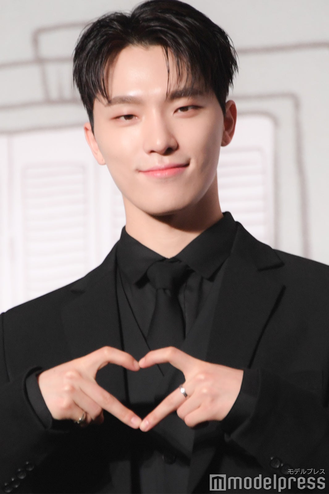 DINO（ディノ）（C）モデルプレス