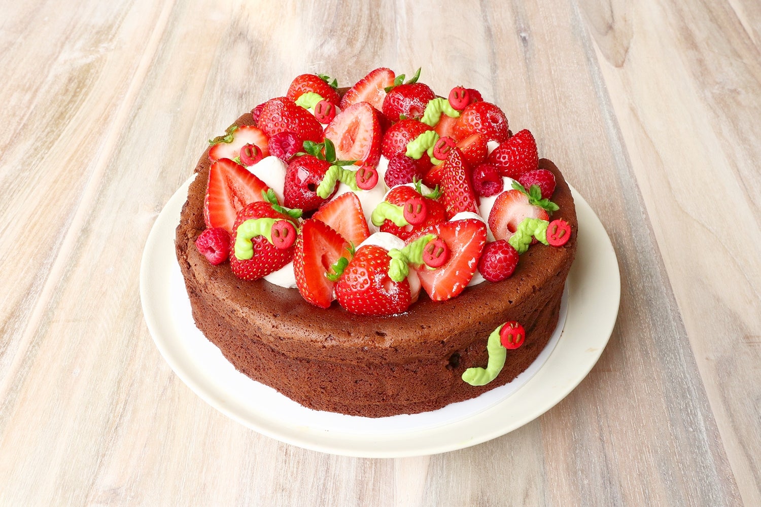 はらぺこあおむしのガトーショコラ／TM &（C）2018 Eric Carle LLC.