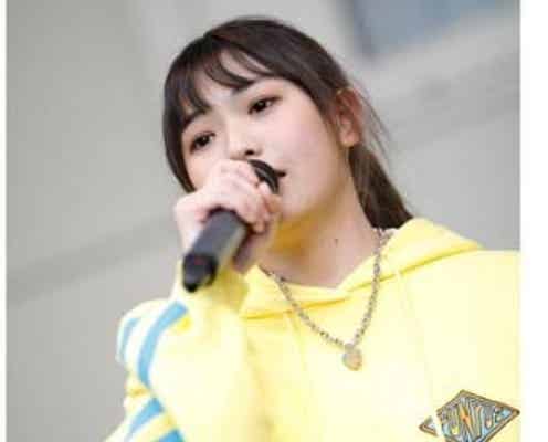 【注目の人物】“小6から路上ライブ”圧倒的歌唱力の15歳歌姫・三阪咲がブレイク必至 モデル級のスタイルに美貌も