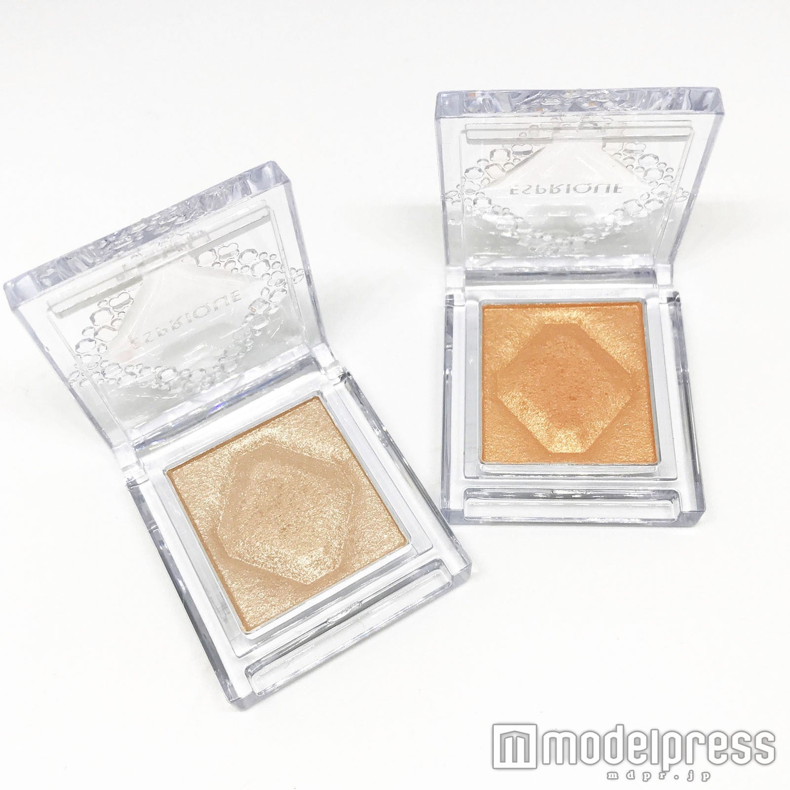 【エスプリーク 】「セレクトアイカラー」画像左から“ BE311”、“OR201”／写真：Risa（C）モデルプレス