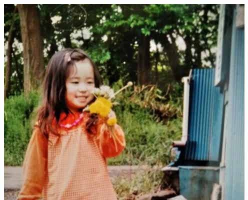 福原遥「とてつもない可愛さ」「奇跡ですか…」幼少期ショットにファン悶絶