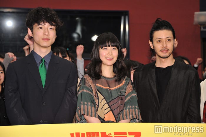 (左から)坂口健太郎、黒木華、オダギリジョー(C)モデルプレス