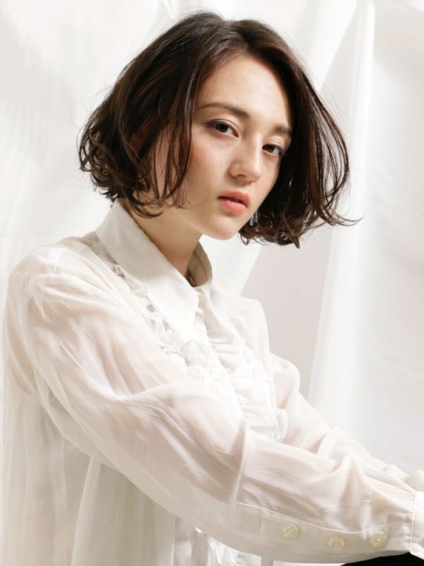 丸みのあるボブ が今っぽくて可愛い 大人女性向けのトレンドヘアカタログ モデルプレス 丸みのあるボブ が今っぽくて可愛い 大人女性向けのトレンドヘアカタログ モデルプレス