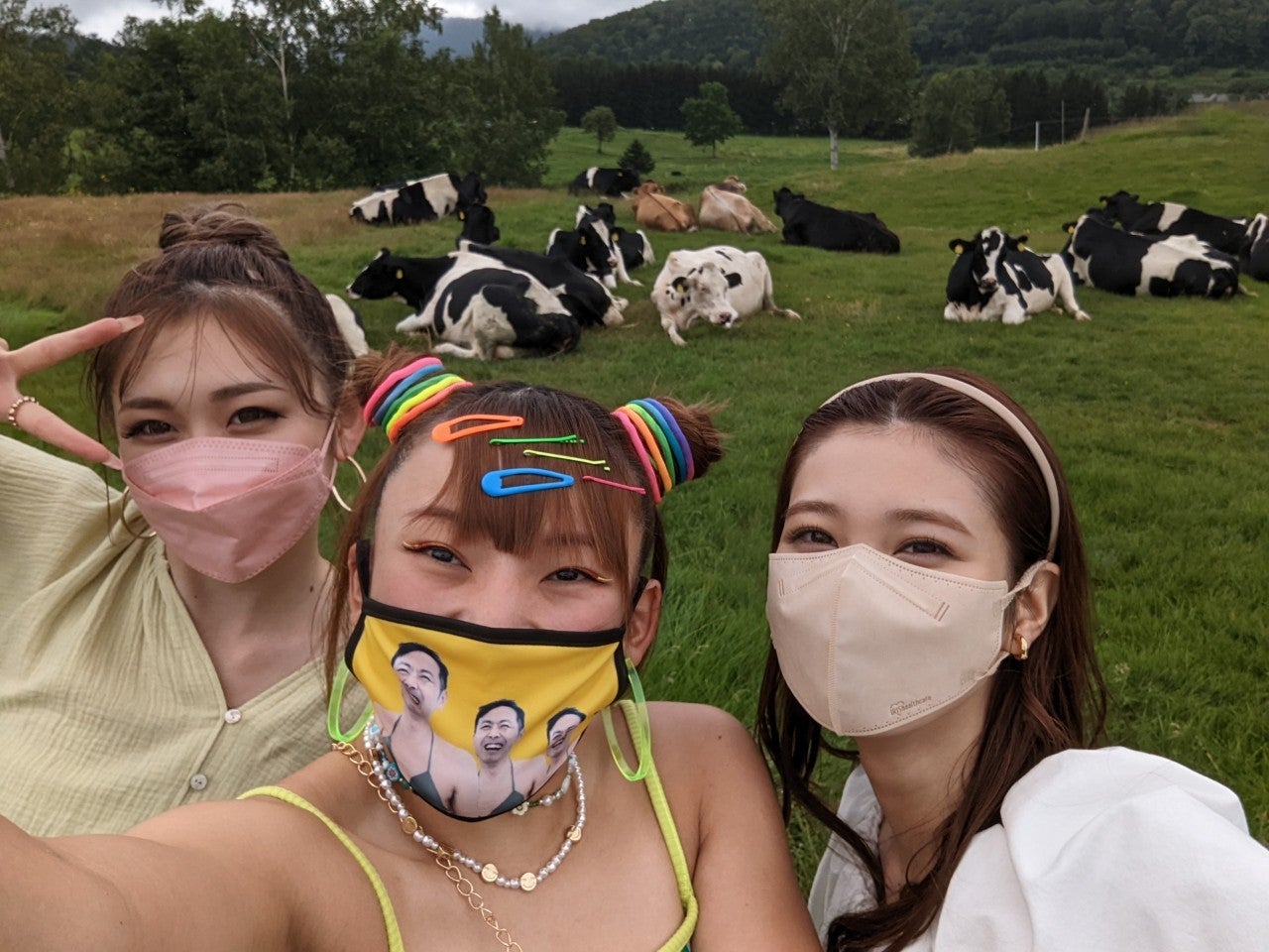 （左から）ゆうちゃみ、フワちゃん、生見愛瑠（C）フジテレビ