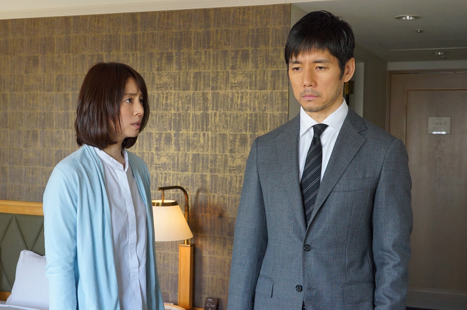 石田ゆり子“人妻”に 西島秀俊と哀愁漂う恋模様