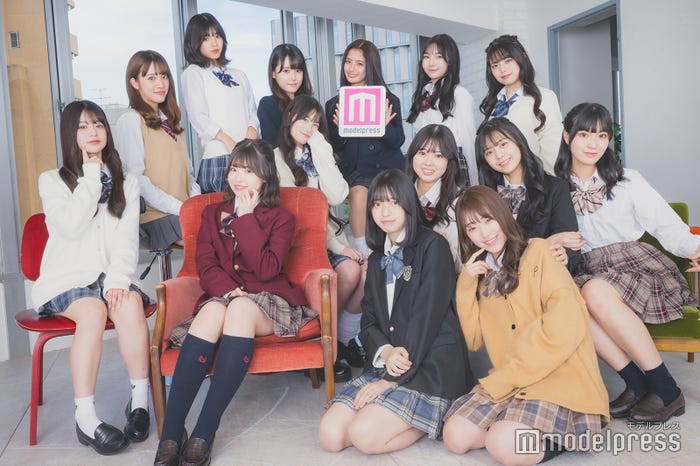 「女子高生ミスコン2023」ファイナリスト(上段左から)あいるさん、あみさん、のなさん、えみりーさん、真心さん(中段左から)ゆらさん、あんなさん、ゆいかさん、りんたんさん、ここなさん(下段左から)リアさん、まみさん、姫野美咲さん、あやさん(C)モデルプレス