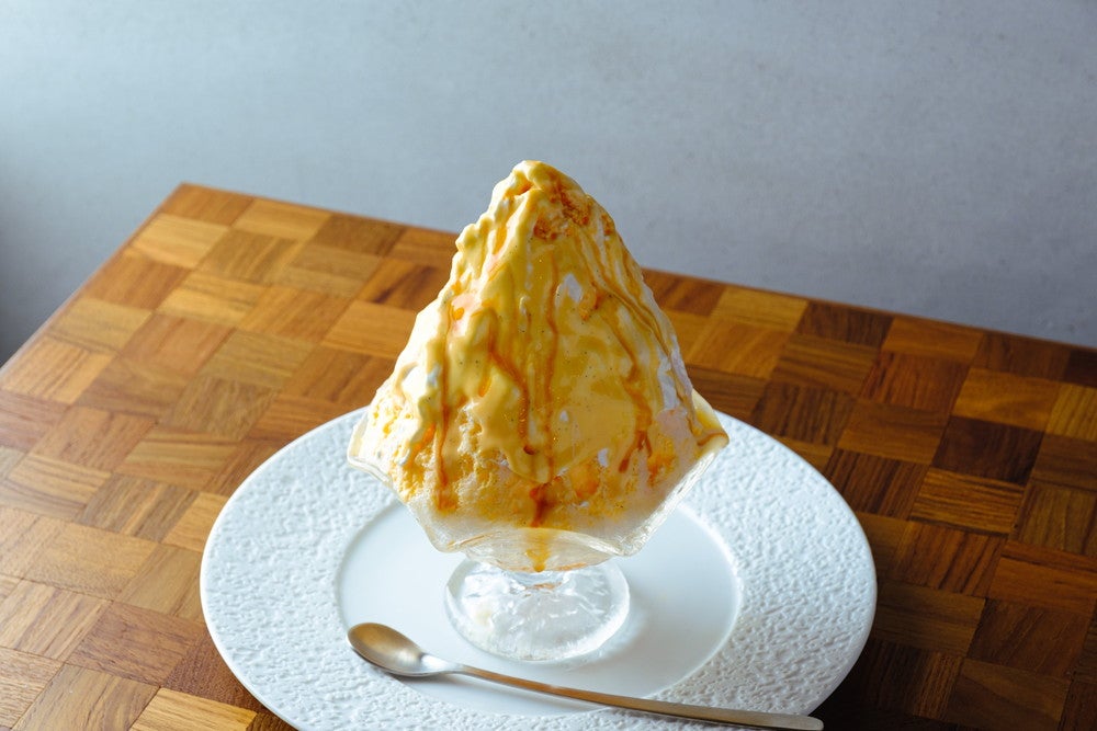 鳥取砂丘前にかき氷専門店「さんかく氷」プリンがかき氷になった“プリン氷”提供