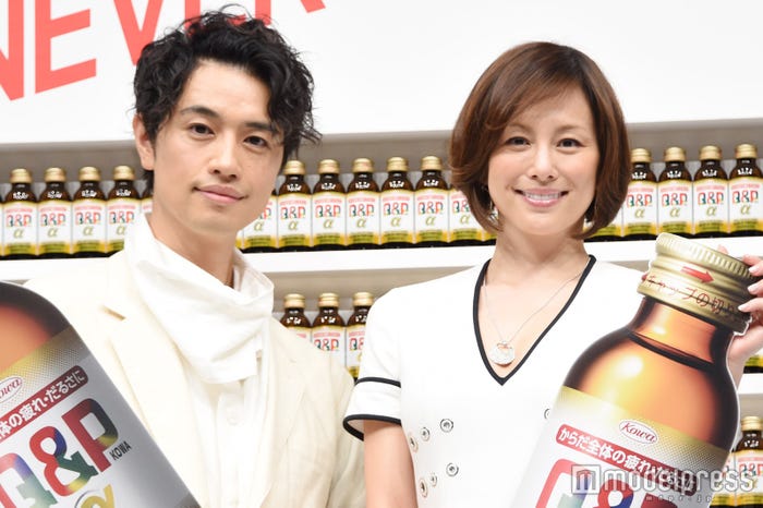 斎藤工と米倉涼子 (C)モデルプレス