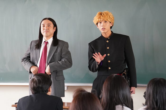 ムロツヨシ、賀来賢人/『今日から俺は!!』第一話より(C)NTV