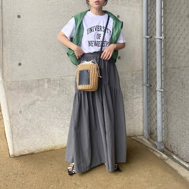 春夏 白t